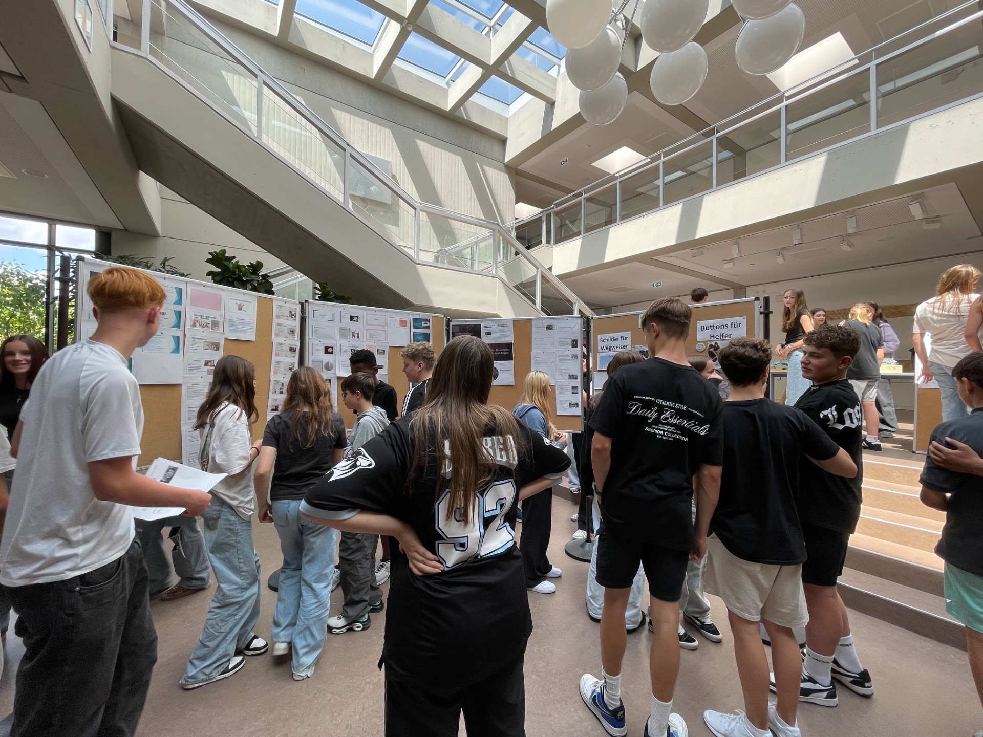 Mitgestalten, Mitdenken, Mitfeiern – Projektarbeit zur Abschlussfeier an der Mittelschule